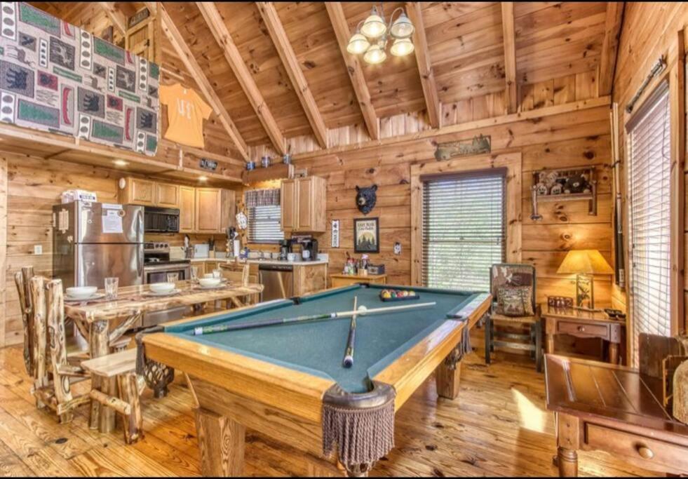 Lazy Bear Cabin Sevierville Eksteriør billede