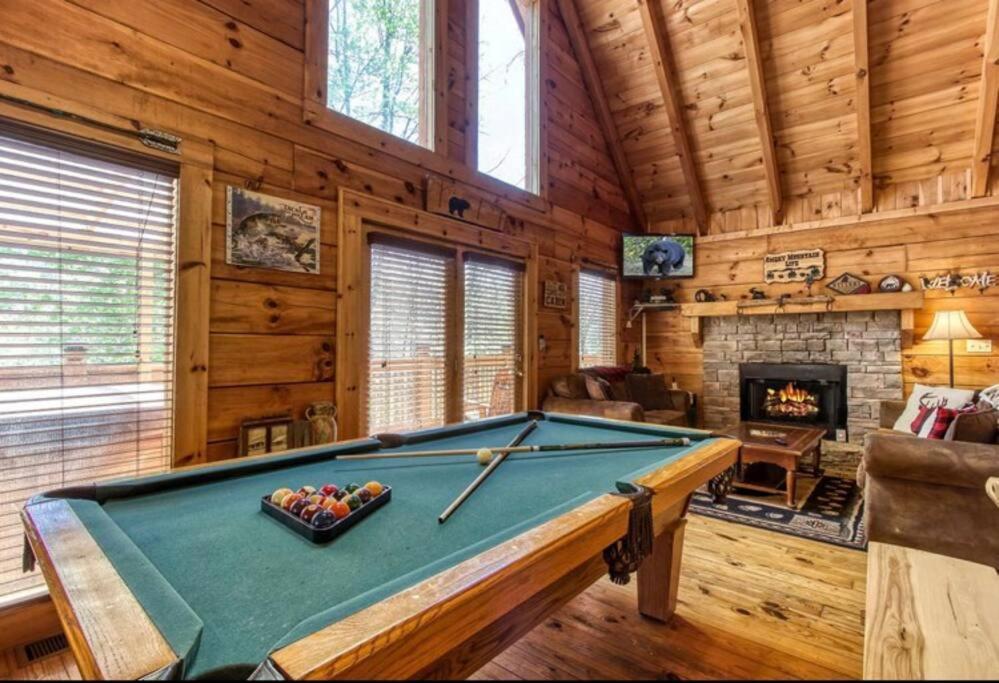 Lazy Bear Cabin Sevierville Eksteriør billede