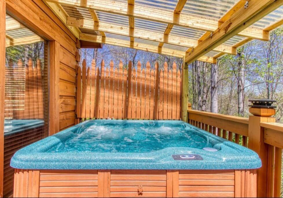 Lazy Bear Cabin Sevierville Eksteriør billede